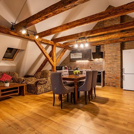 Apartman U Ljuby ヤーヒモフ エクステリア 写真