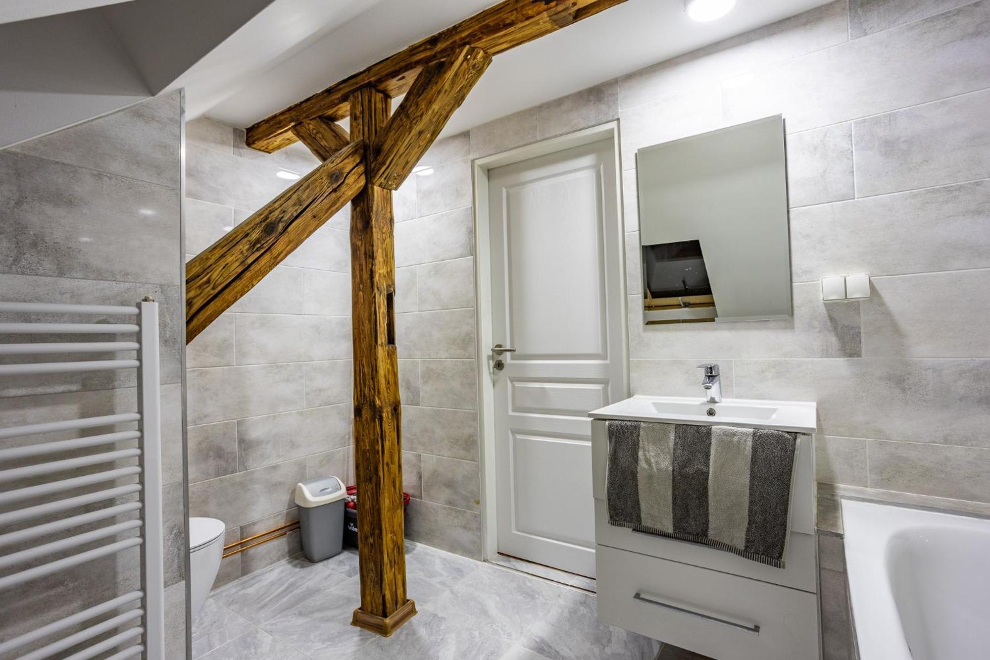 Apartman U Ljuby ヤーヒモフ エクステリア 写真